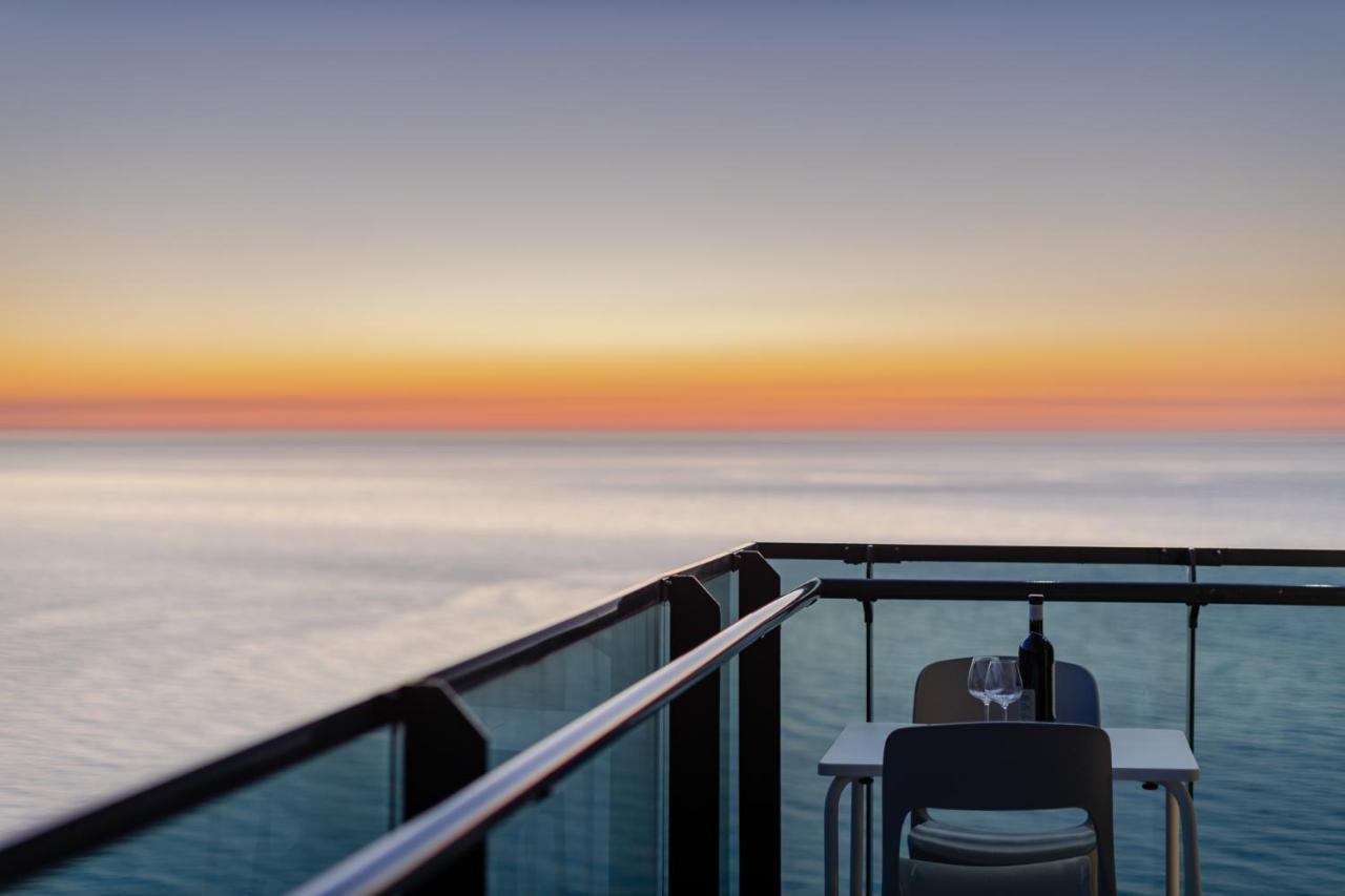 The Spot Apartments - Orbi Beach Tower Batumi Eksteriør billede