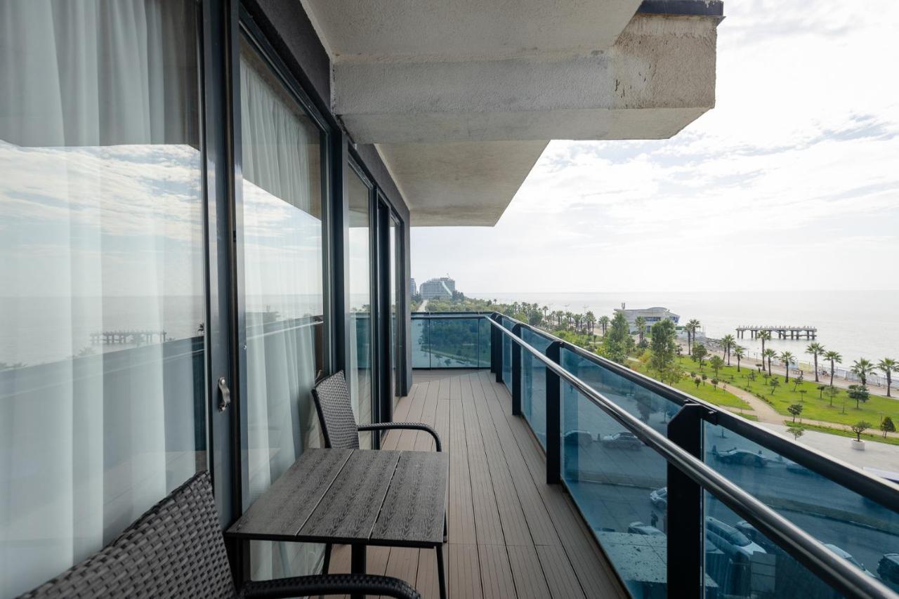The Spot Apartments - Orbi Beach Tower Batumi Eksteriør billede