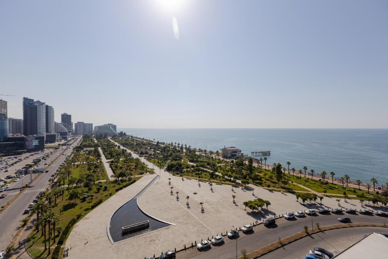 The Spot Apartments - Orbi Beach Tower Batumi Eksteriør billede