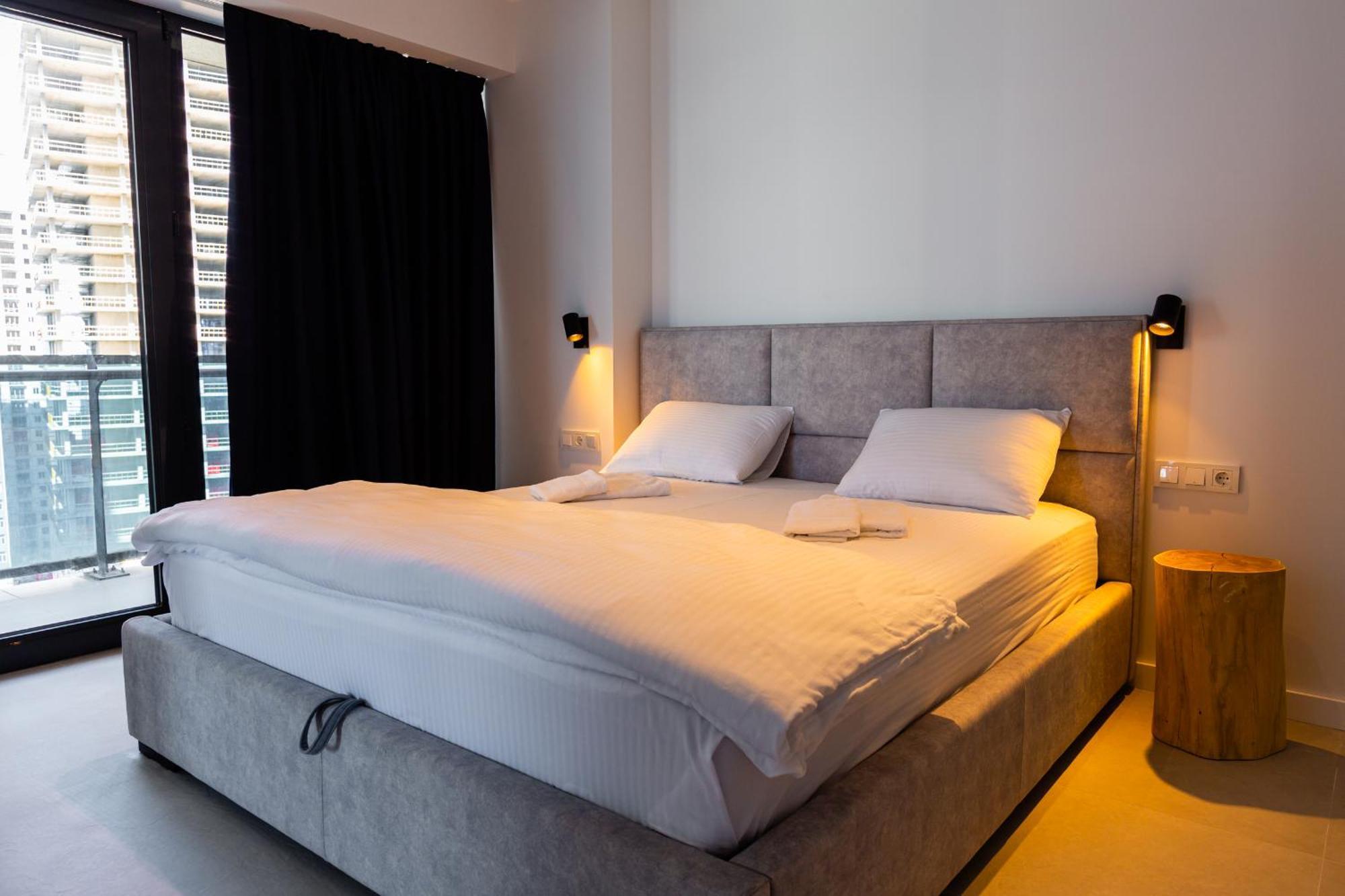 The Spot Apartments - Orbi Beach Tower Batumi Eksteriør billede