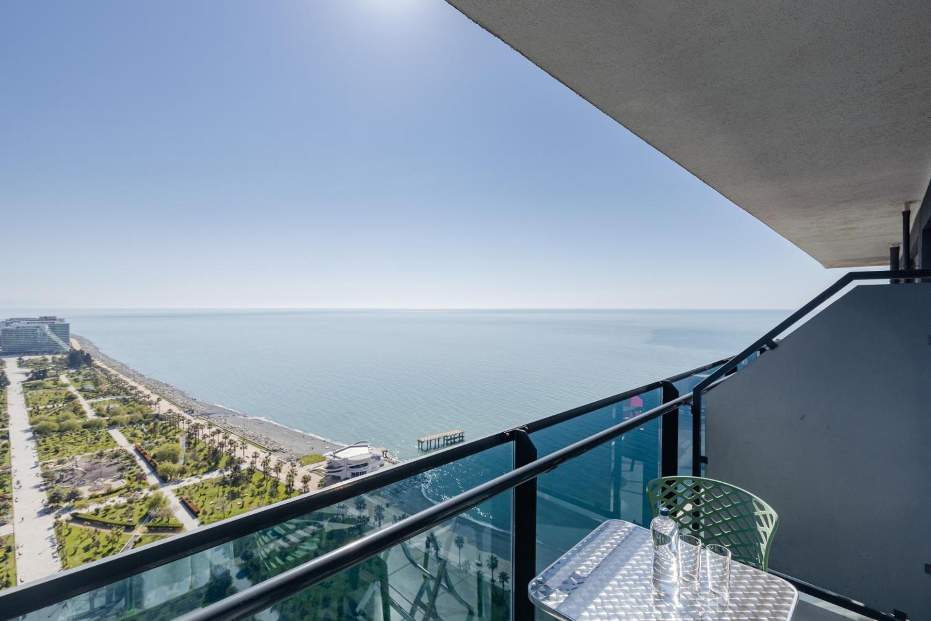 The Spot Apartments - Orbi Beach Tower Batumi Eksteriør billede